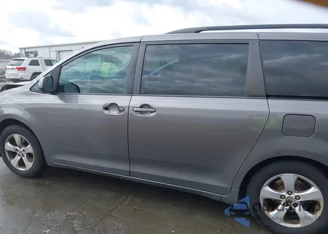 2015 Toyota Sienna Le 8 Passenger from USA, damaged, VIN 5TDKK3DC6FS596178